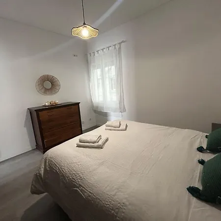 Rghost-apartamento Alonso De Burgos En El Centro De *