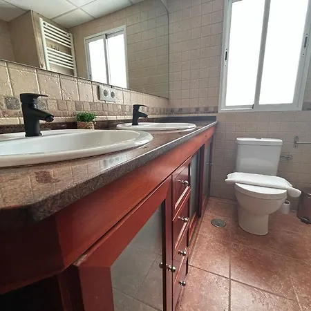 Rghost-apartamento Alonso De Burgos En El Centro De *